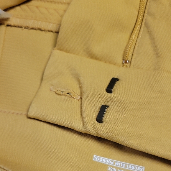 Old Navy Women's Golden Khakis - Picture 5 of 12